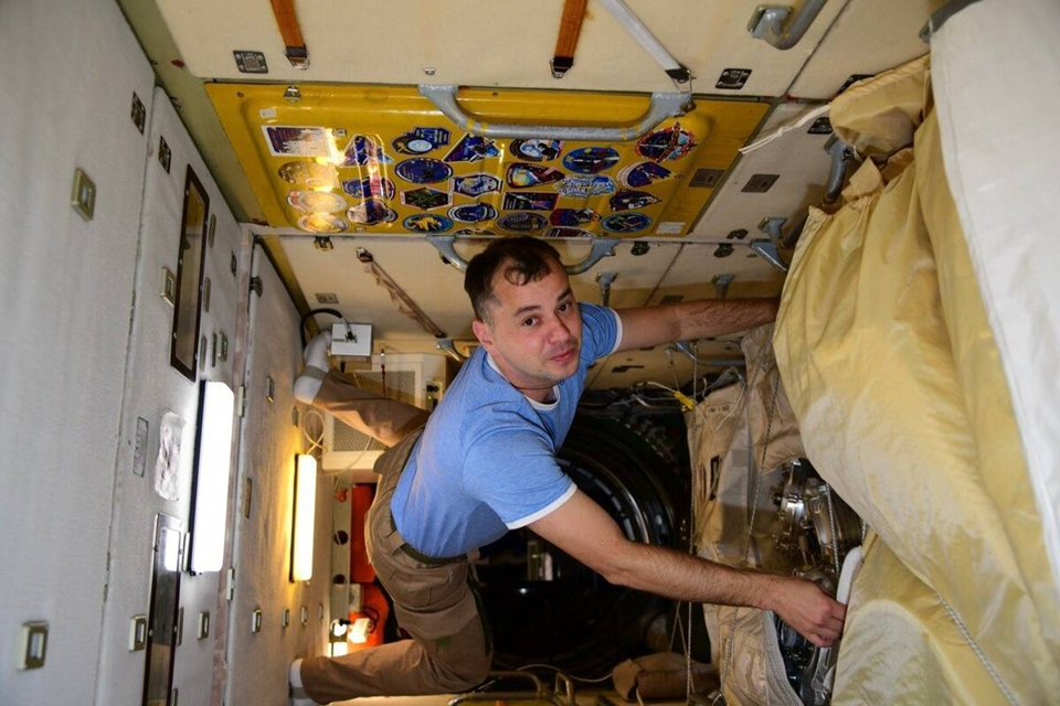 Олег Платонов в МИМ-1 «Рассвет». Фото: Роскосмос