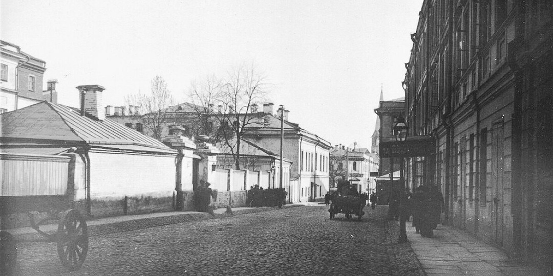 Игра престолов по-московски. Соседи-враги, кровавая баня в Кремле, казнь на могиле или как в одном переулке решалась судьба России.