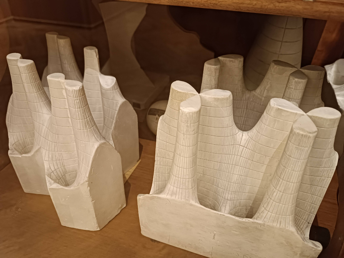 Описанная Лобачевским воображаемая геометрия будет работать в пространстве отрицательной кривизны