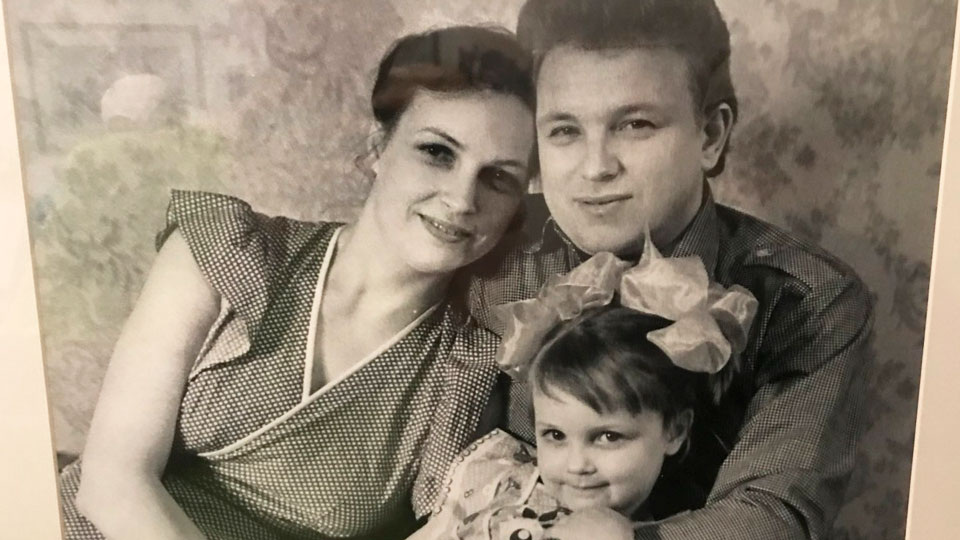 Михаил Евдокимов с женой Галиной и дочкой Аней