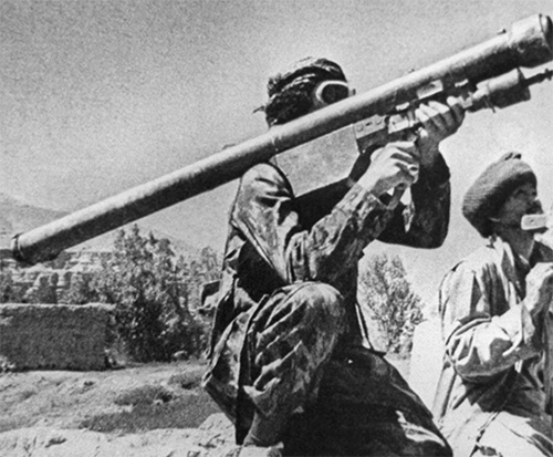 Моджахед с зенитной ракетой "Стингер"