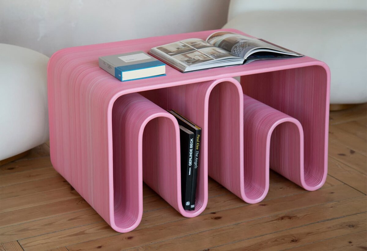 Креативный журнальный столик от компании Ебурет (фото: design-mate.ru)