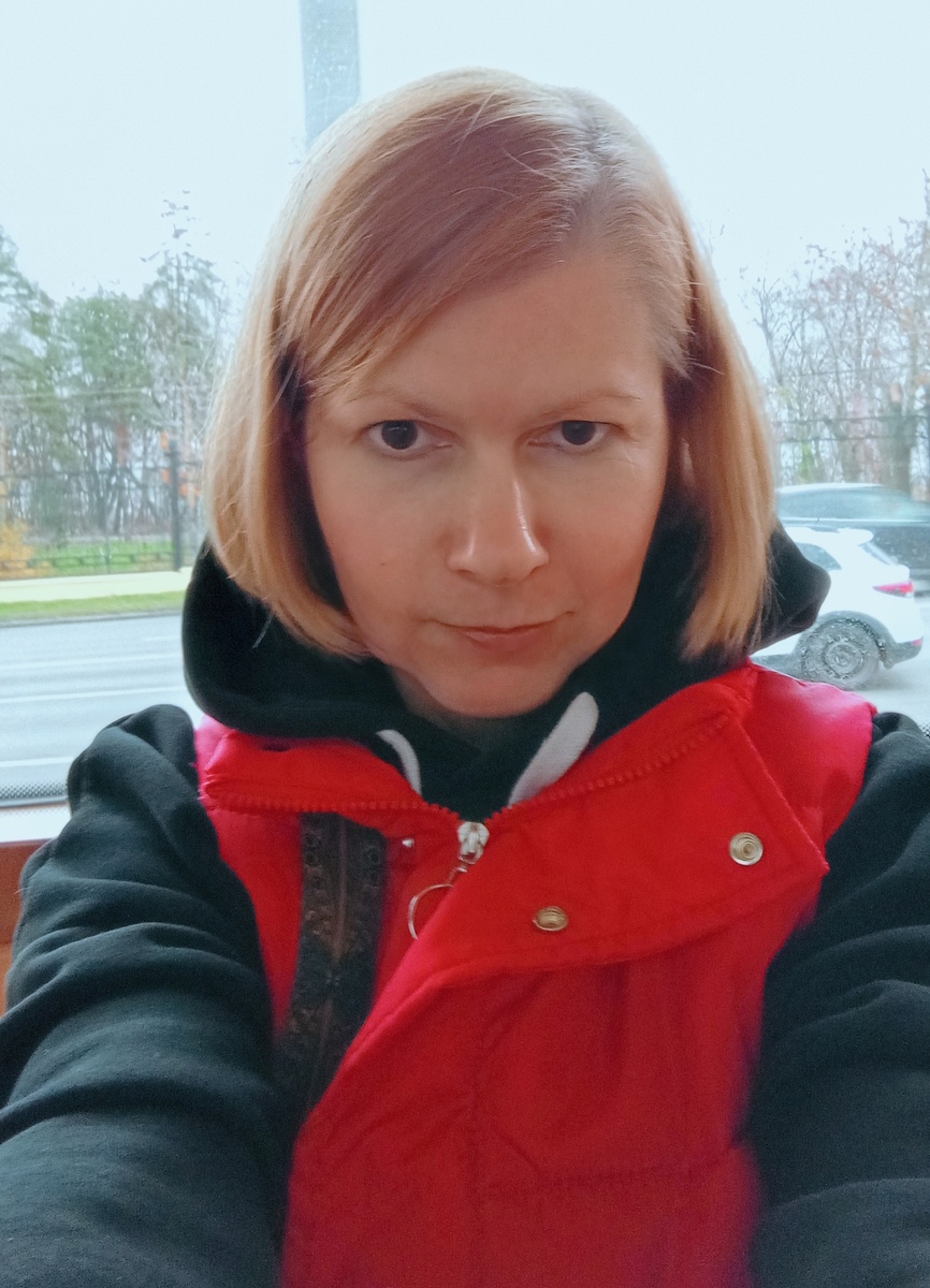 Трамвай бежит