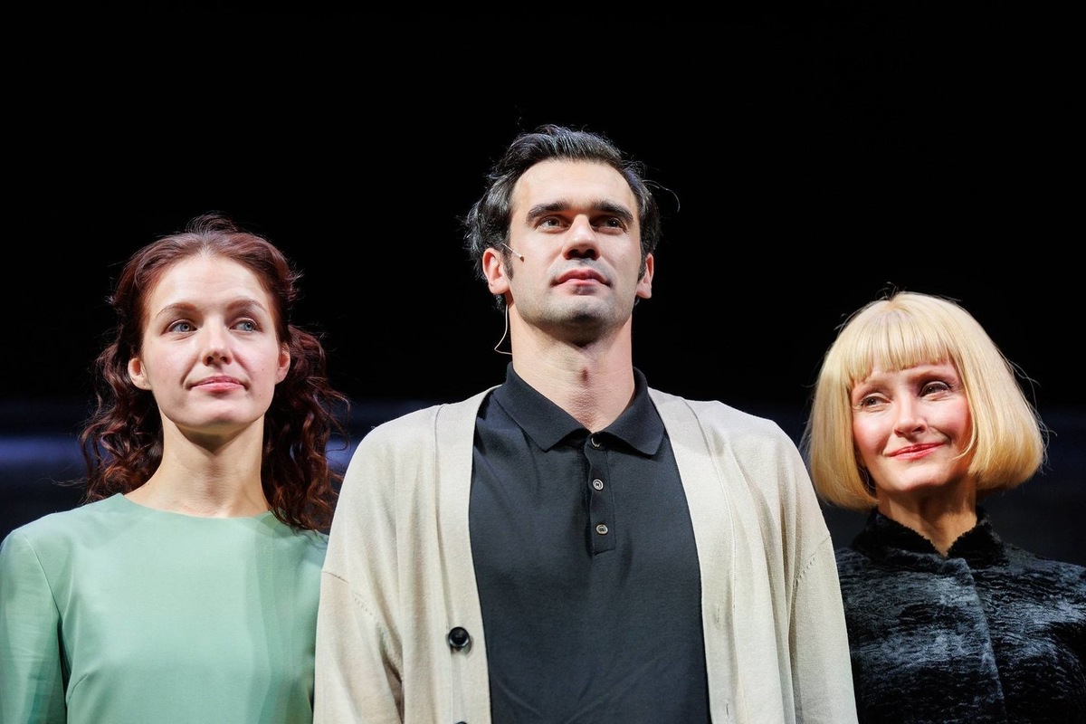    Мария Лопатина, Виктор Шуралев и Ольга Белинская. скриншот с сайта театра Качалова