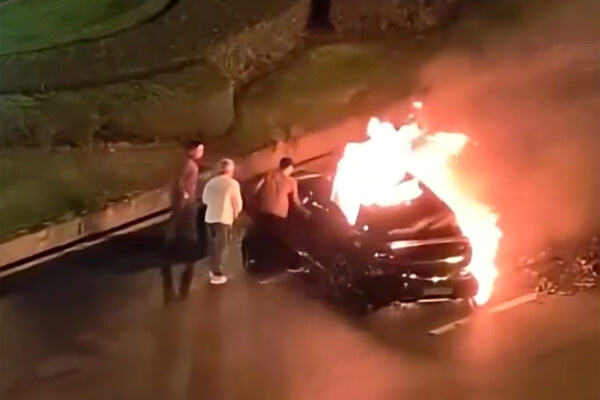 Электрокар Xiaomi SU7 Ultra сгорел с водителем внутри / Телеграм-канал «Drive Follow Me» 