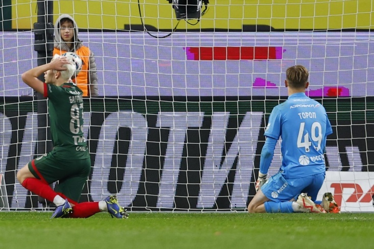 Гол Дмитрия Воробьева в ворота армейского вратаря Торопа стал главным хайлайтом осенней части РПЛ. Фото Чемпионат 