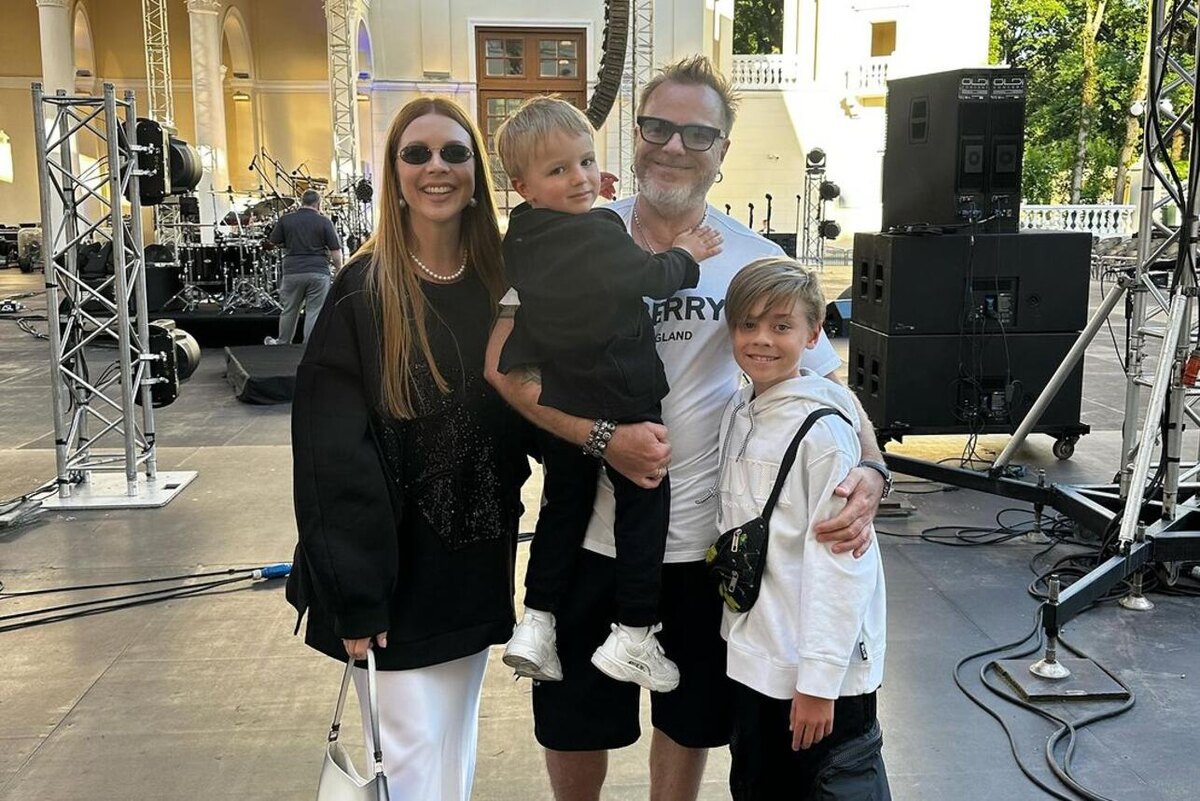    Наталья Подольская с мужем и детьми Социальные сети