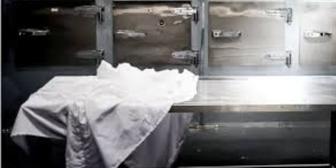 «Провела 2,5 часа в мешке для трупов»: 20-летнюю девушку едва на забальзомировали заживо