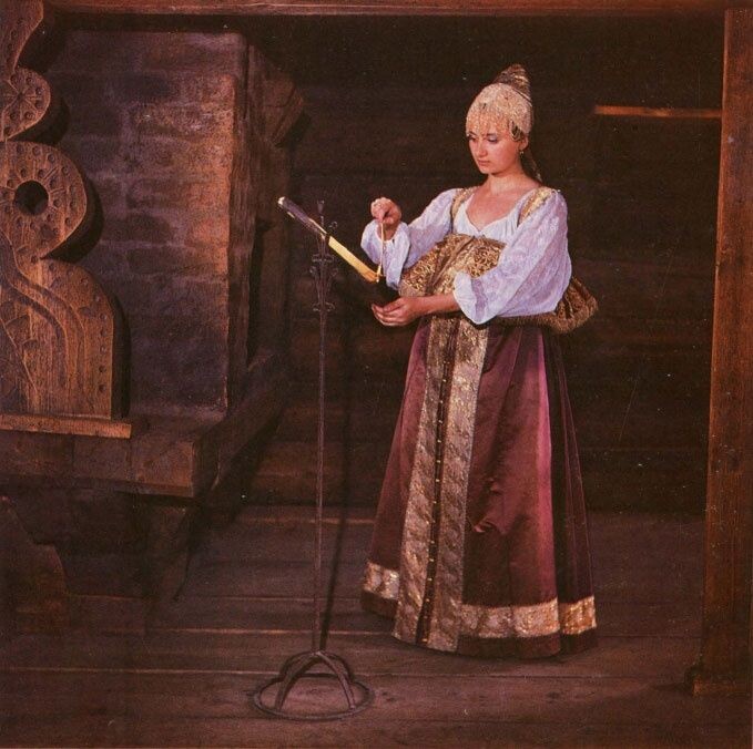 Из открытых источников. Вот так выглядел светец с лучиной.Художник Ф.Журавлёв