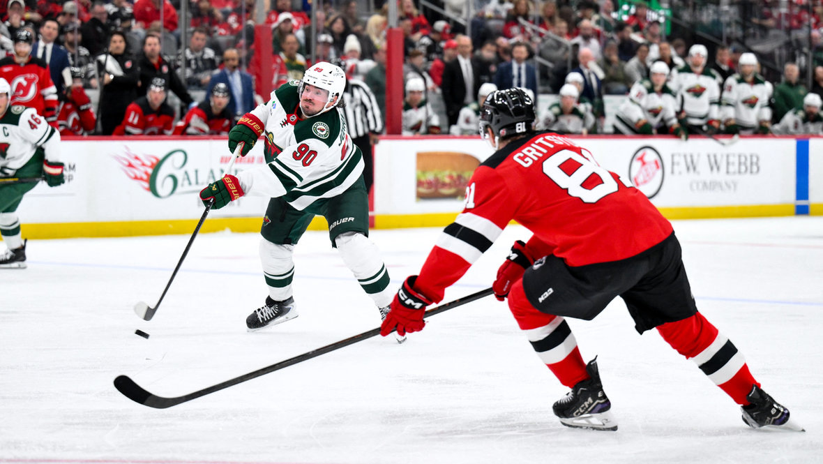    Арсений Грицюк (справа).Imagn Images USA Today Sports