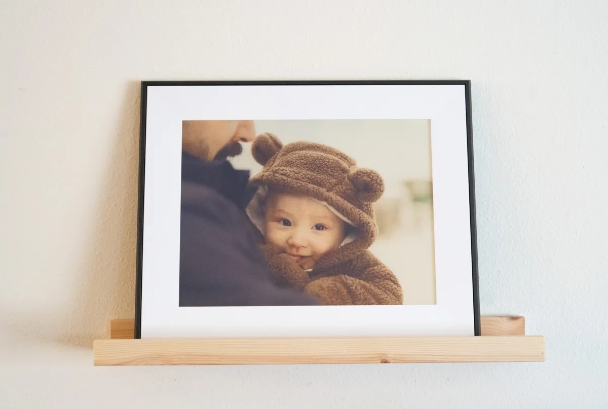    Aura представила цветную E Ink-рамку, которую сложно отличить от настоящей