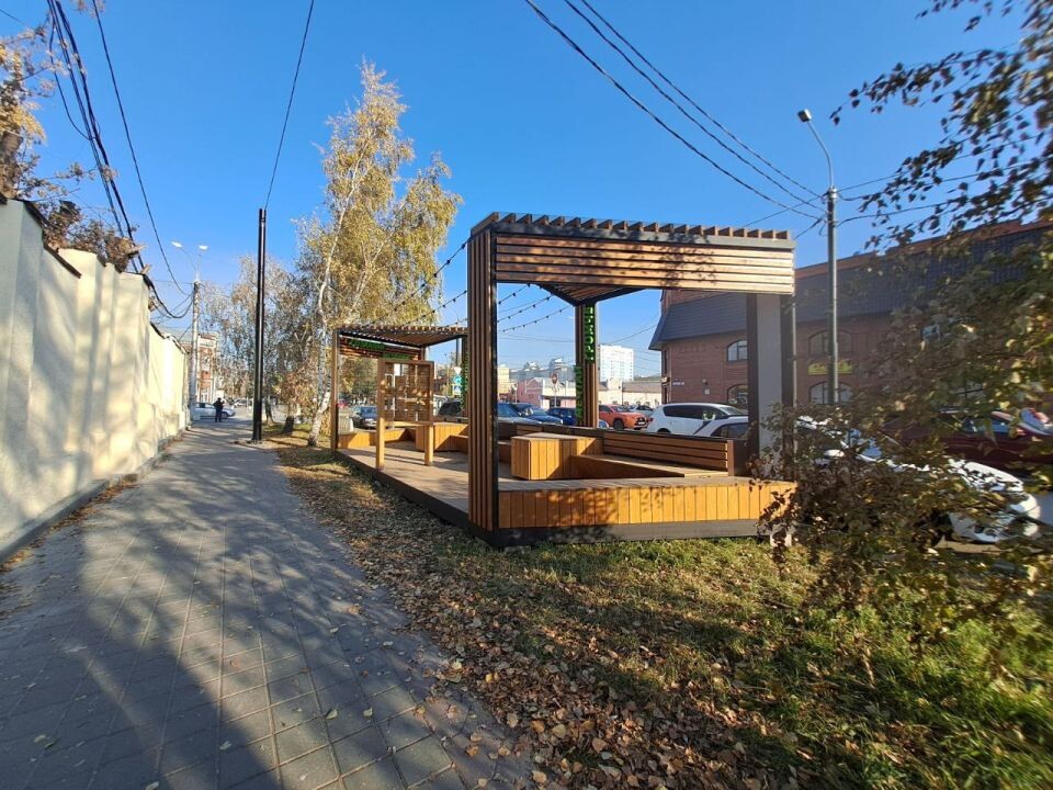    Новая зона отдыха на пересечении проспекта Ленина и улицы Льва Толстого. Источник: "Толк"