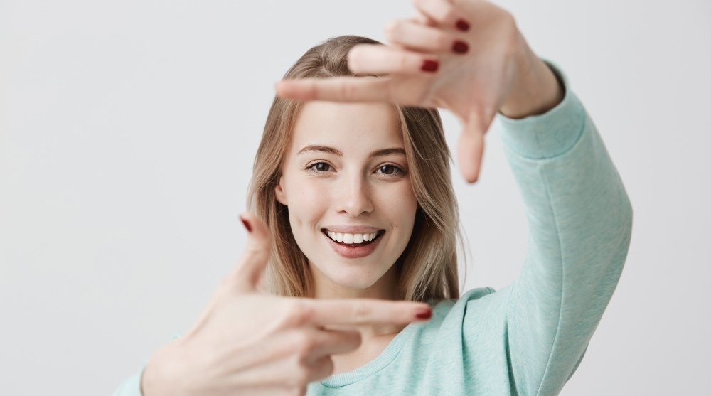 Улыбка без рамок: как в клинике «Дант» возвращают гармонию деснам