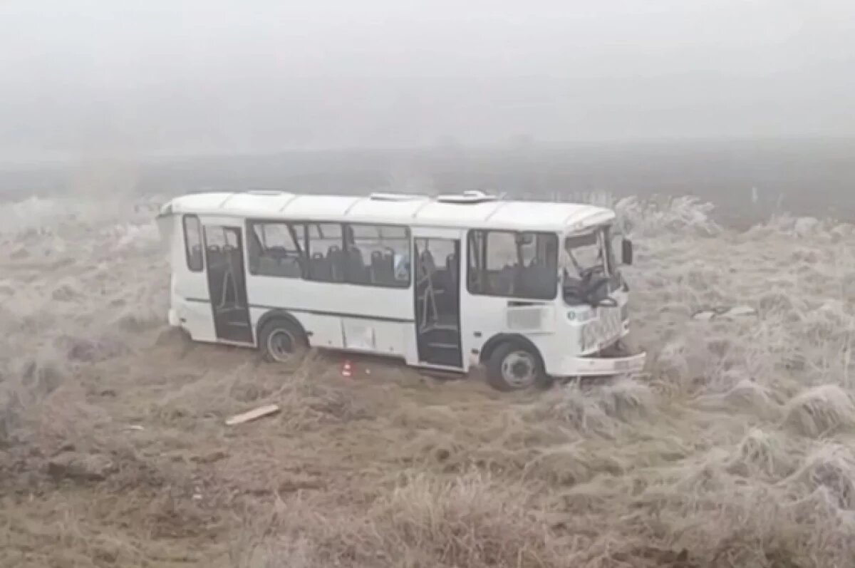    Рейсовый автобус с пассажирами перевернулся при обгоне в Красноярском крае