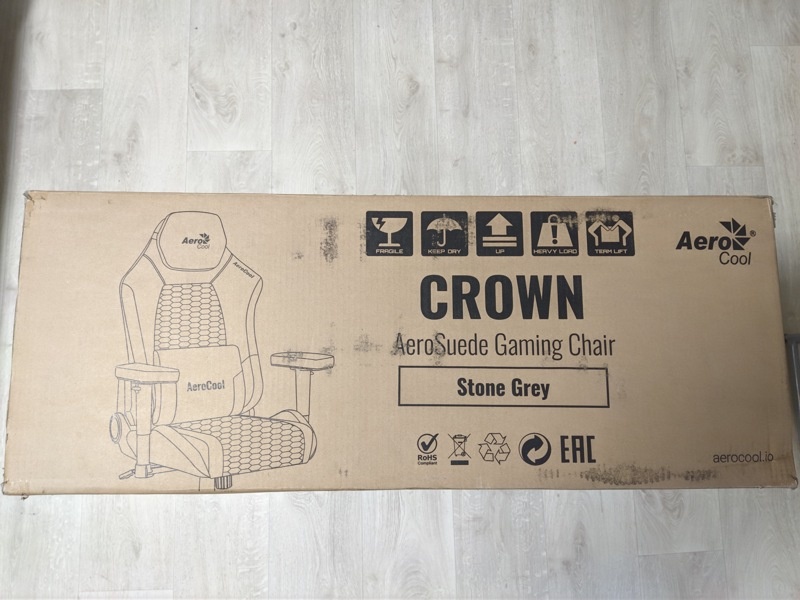     Другая боковина — повтор логотипа и данных