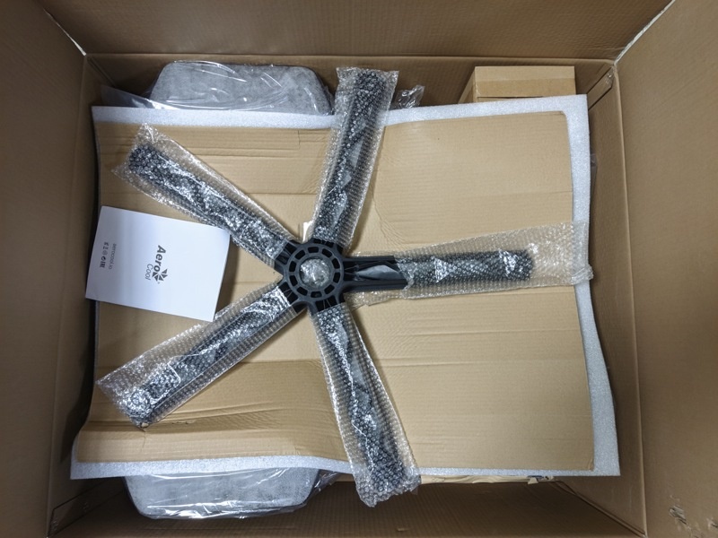    Коробка открыта — элементы в пупырчатой плёнке