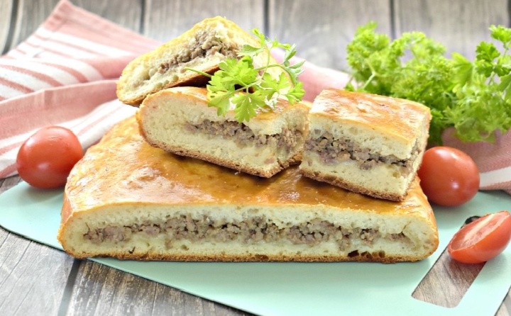 Дрожжевой пирог с мясом: Рецепт пышного и сочного чуда