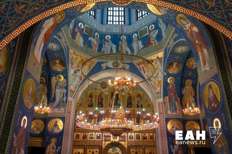    ЕАН. Внутреннее убранство храма