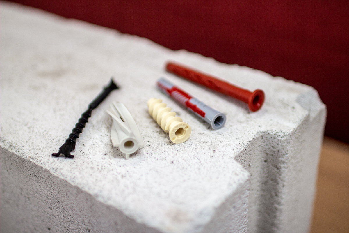 Газоблок не держит крепеж? Разбираемся так ли это