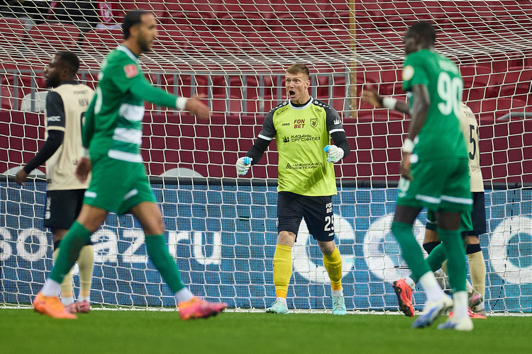    Традиционно для матчей Кубка России в воротах вышел Артур Нигматуллин.   
Фото: rubin-kazan.ru