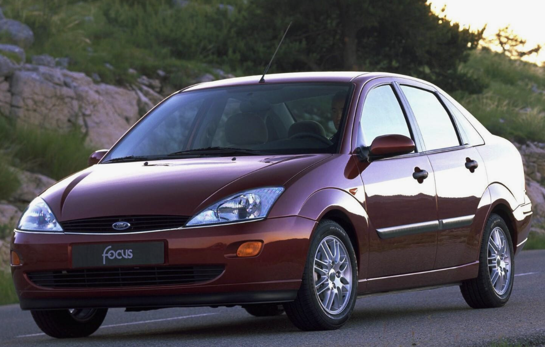 Ford Focus до сих пор в тройке лидеров!