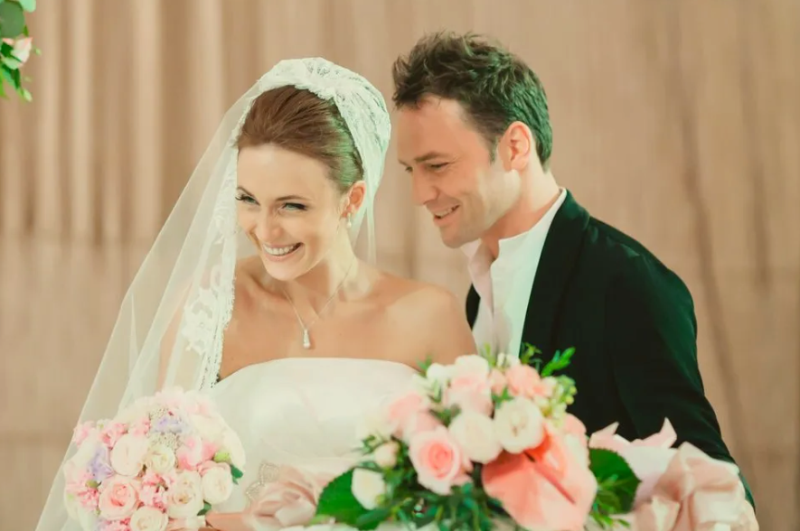 на фото Анна Снаткина и Виктор Васильев