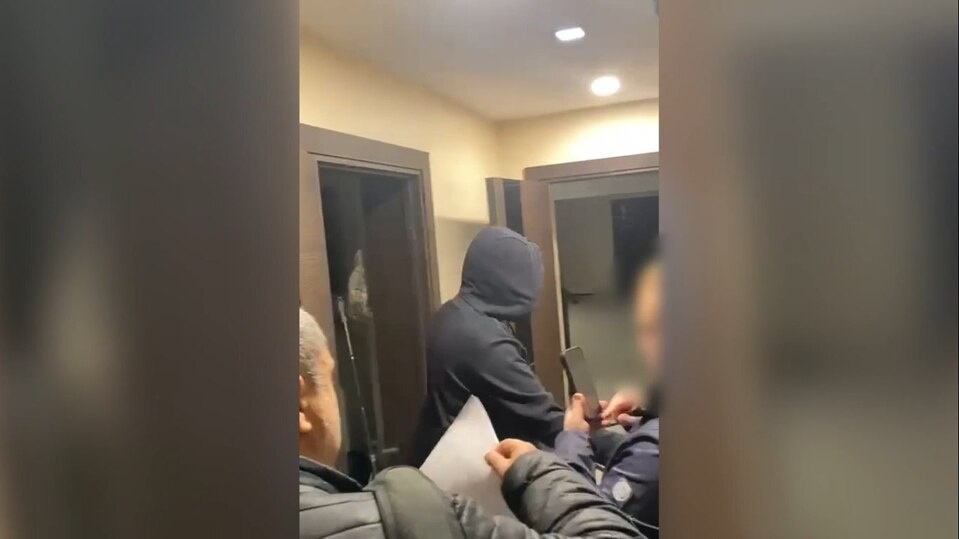     Фото: скриншот с видео от пресс-службы ГУ МВД России по Санкт-Петербургу и Ленобласти.