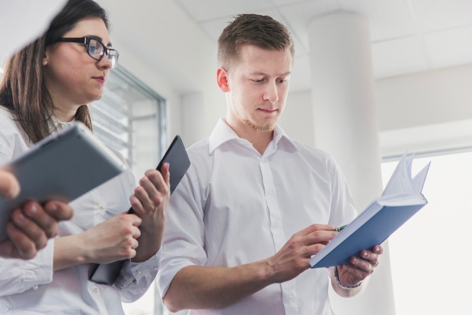 С 1 марта 2025 года введены новые требования к квалификации специалистов, отвечающих за пожарную безопасность в организациях. 