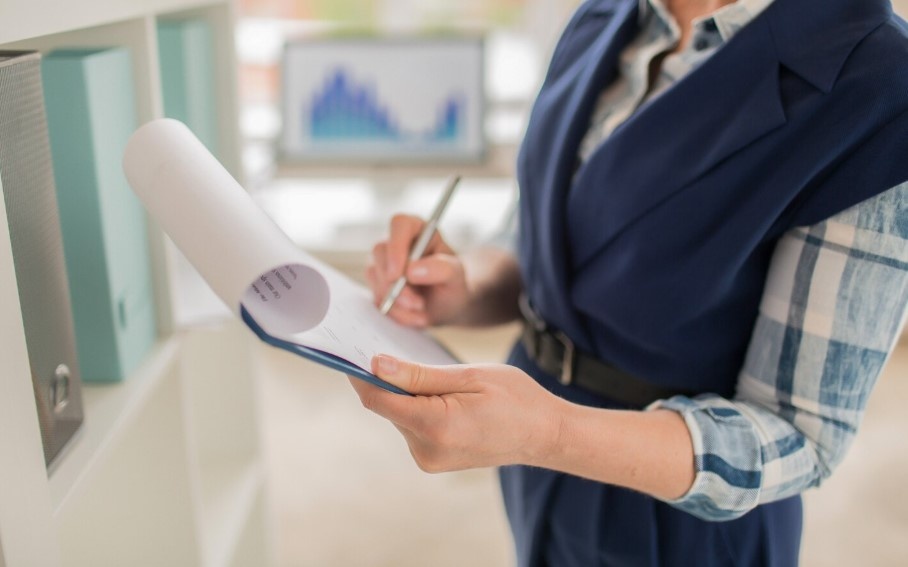 Персонал должен проходить обучение и инструктаж по пожарной безопасности не реже одного раза в год.