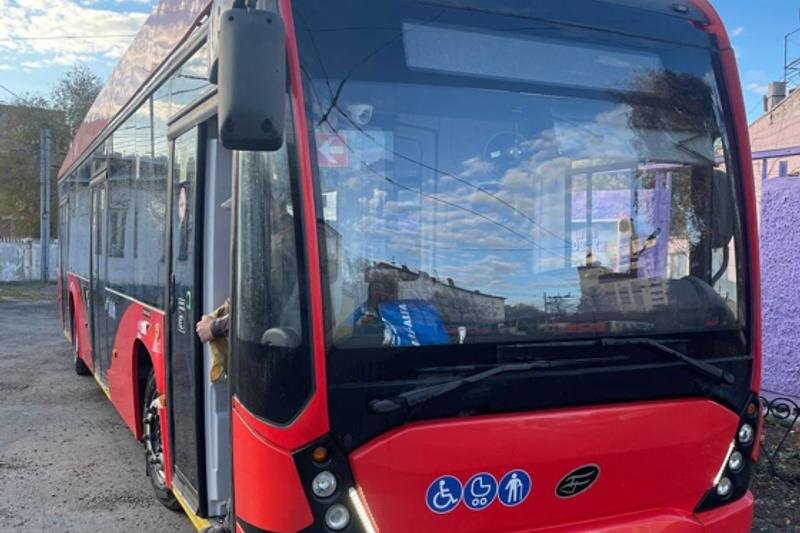    @ Администрация города / Троллейбус «Авангард»