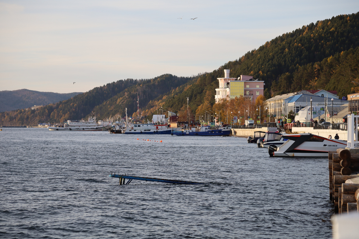 Вид на центральную часть Листвянки