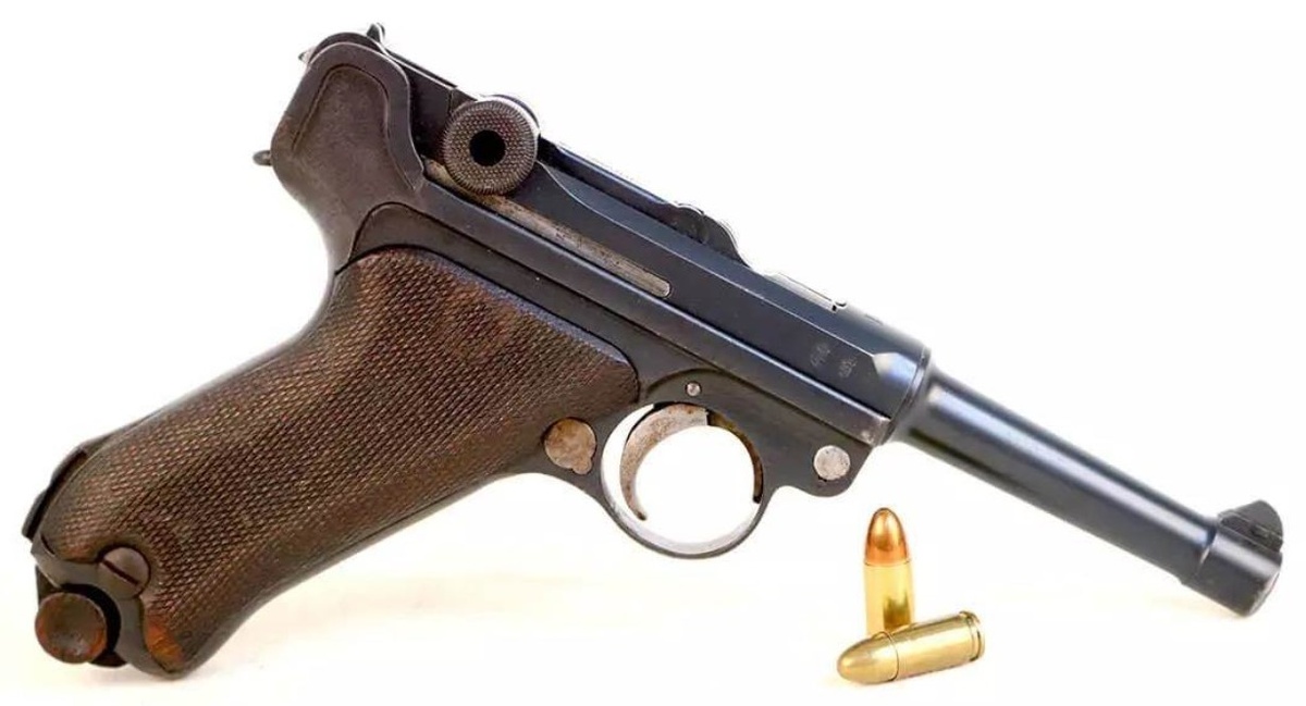 Пистолет Р08 Parabellum.