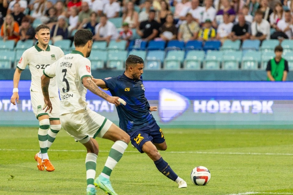    "Барсы" не могут найти свою игру. Фото: пресс-служба ФК "Сочи"