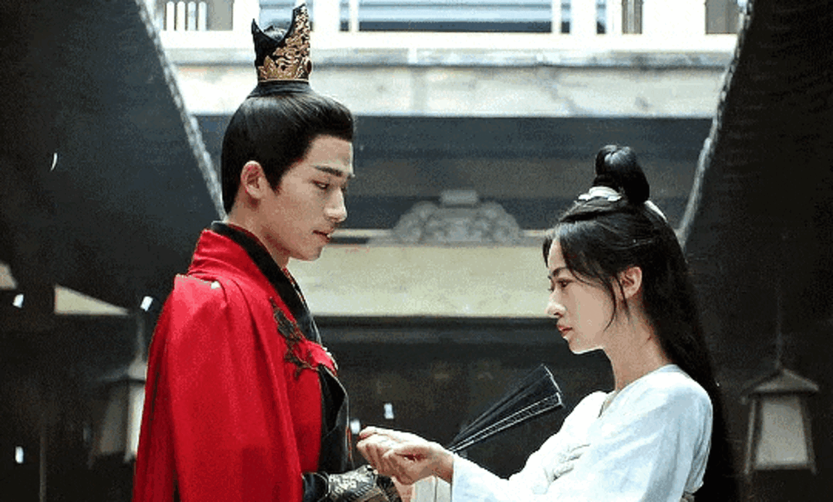 С Рейтинг: IMDb — 8,3, «Кинопоиска» — 8,7.