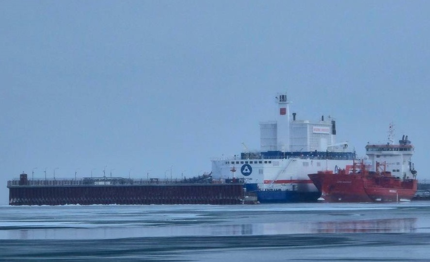 На плавучую атомную станцию в Певеке впервые доставили дизельное топливо