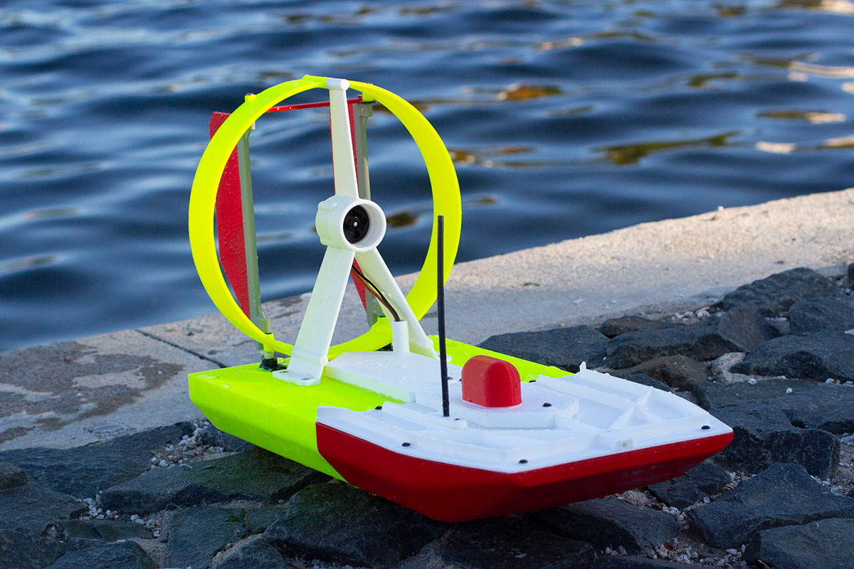 Смоделирован и распечатан на 3d принтере.