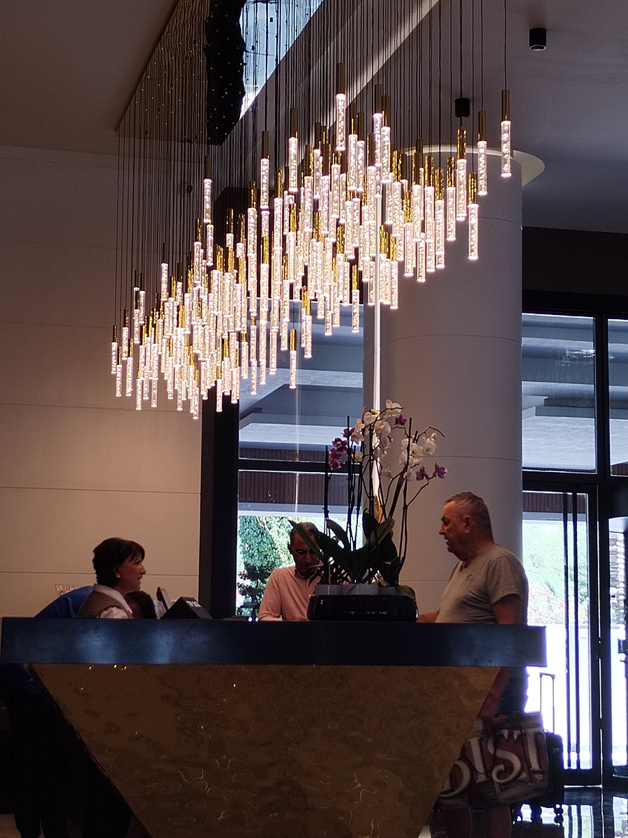 На ресепшен