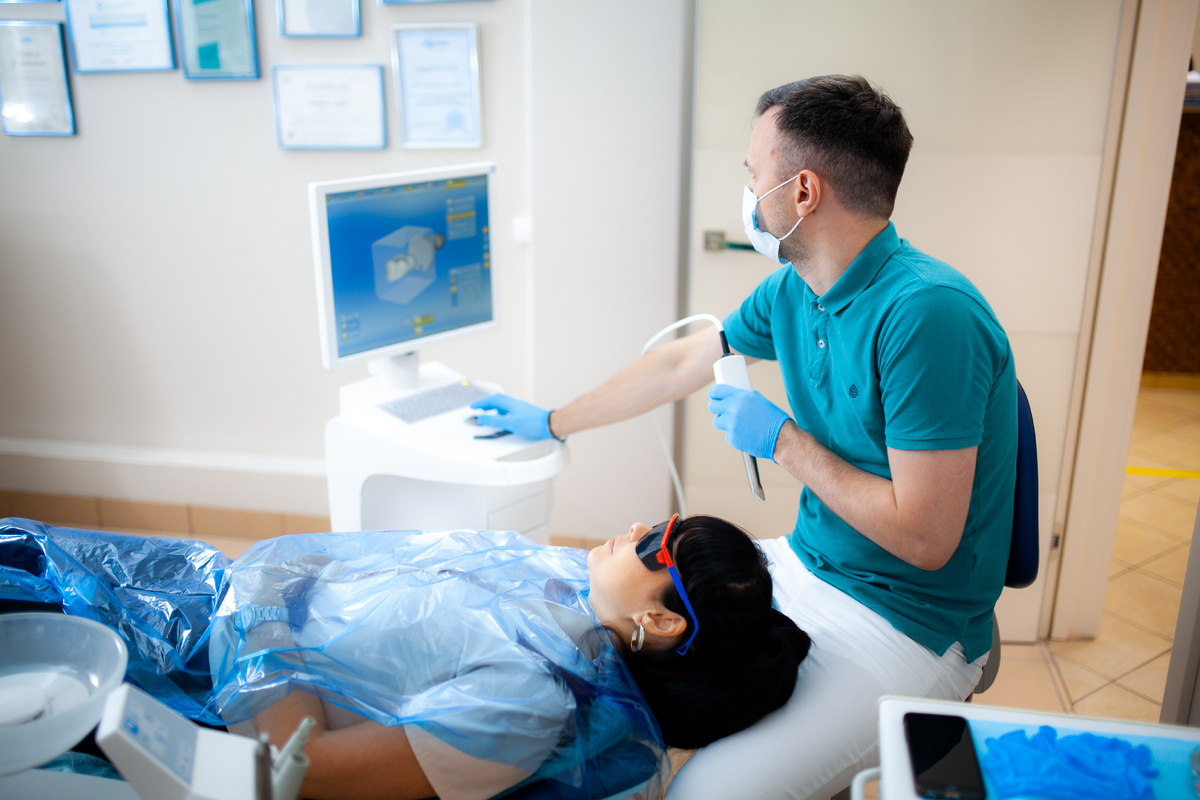 Фотография взята с сайта стоматологии Дмитрович Фэмили https://www.dmitrovich.ru/