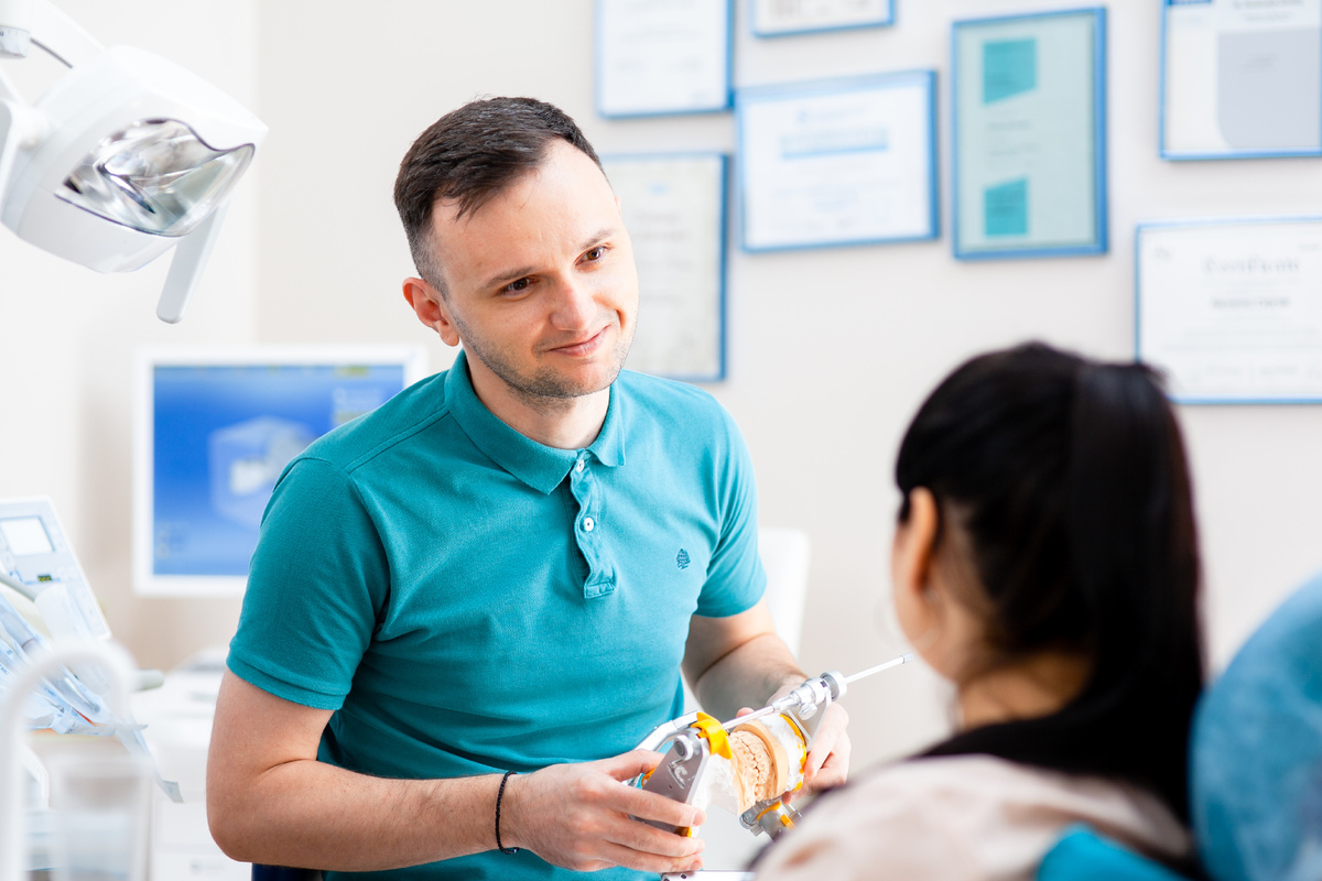 Фотография взята с сайта стоматологии Дмитрович Фэмили https://www.dmitrovich.ru/