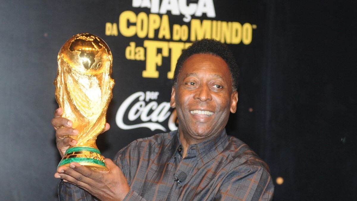    Пеле рассказывает о важности победы на Чемпионате мира. Пресс-конференция в Бразилии 25 мая 2014 года. Фото: A.RICARDO/Shutterstock/Fotodom