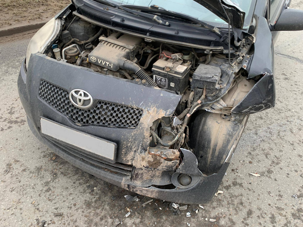    На Луганской столкнулись «Тойота Ярис» и «Нива», пострадали двое