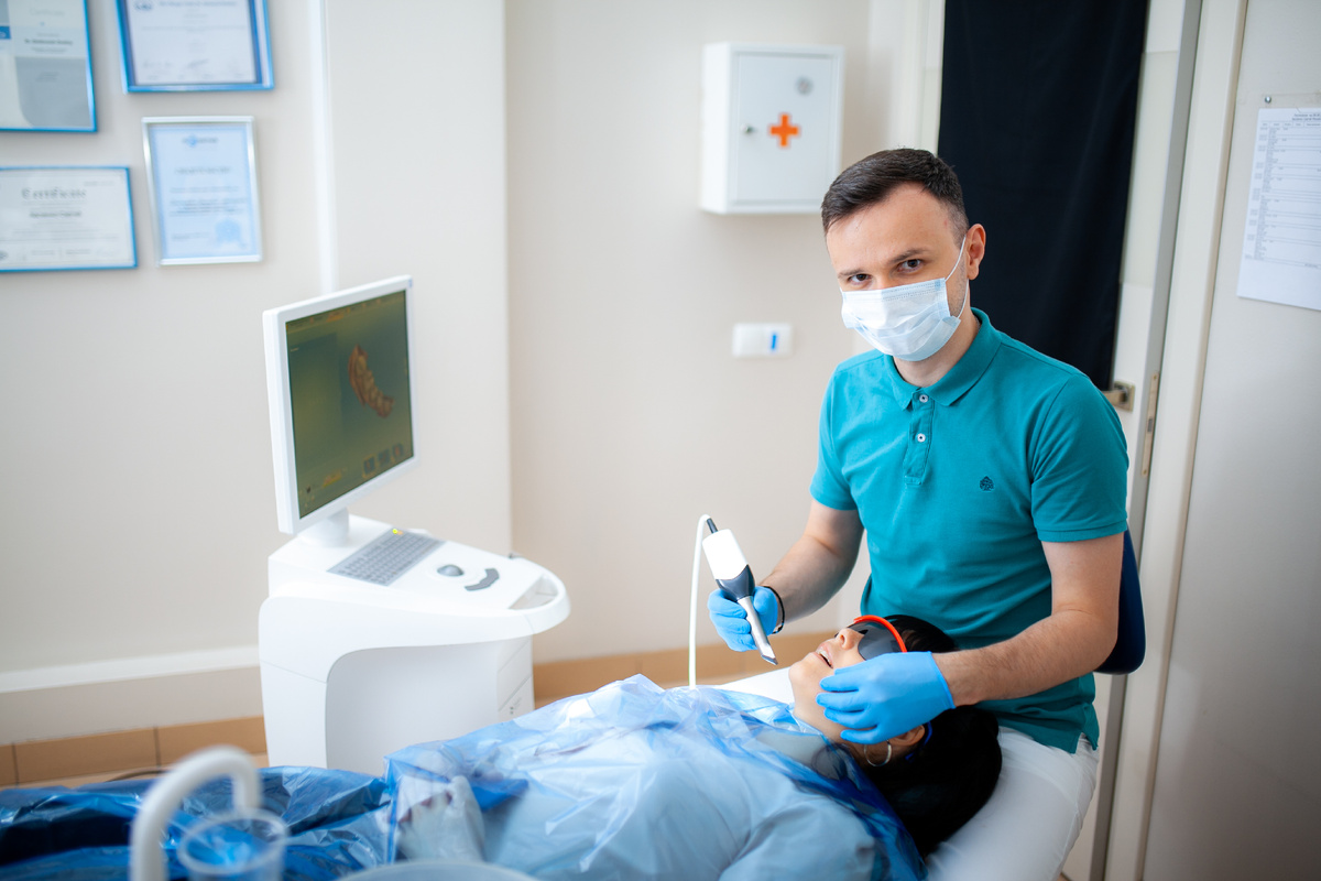 Фотография взята с сайта стоматологии Дмитрович Фэмили https://www.dmitrovich.ru/