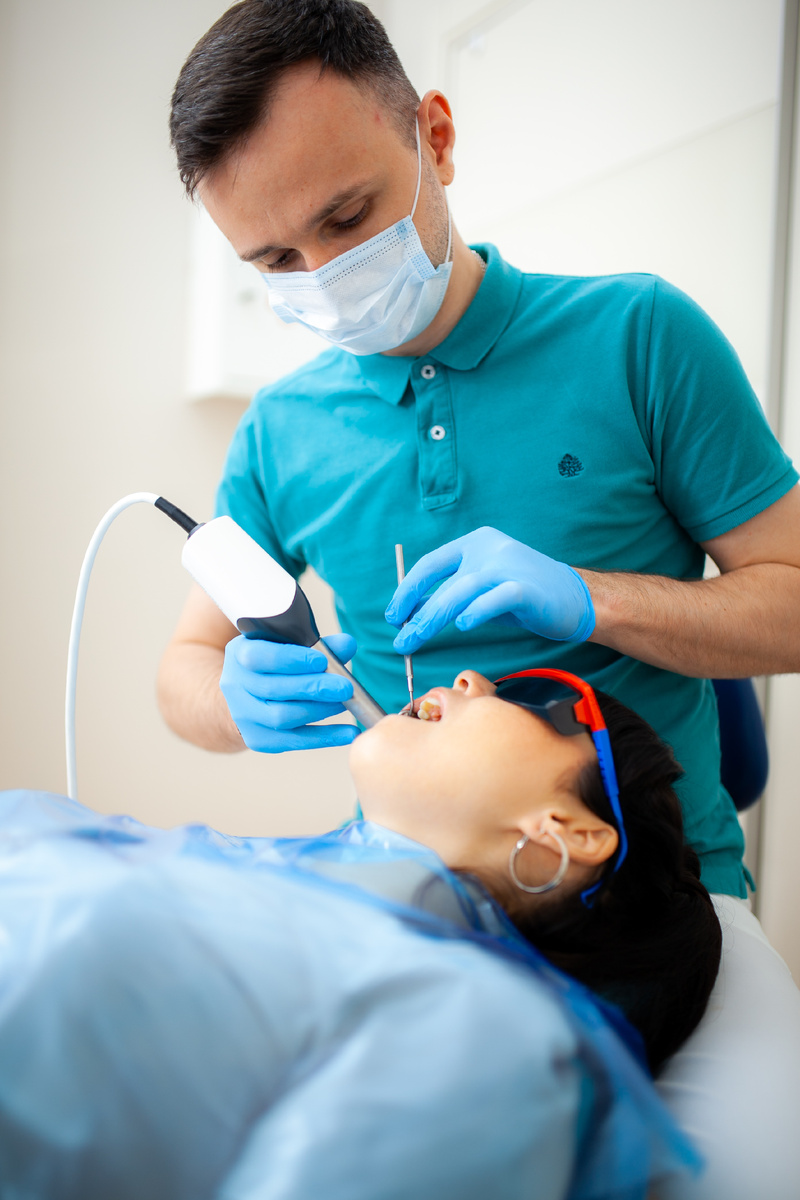 Фотография взята с сайта стоматологии Дмитрович Фэмили https://www.dmitrovich.ru/