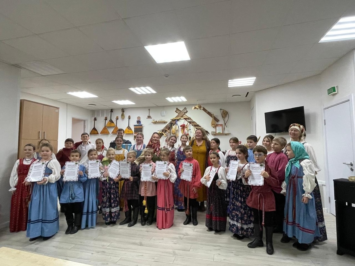 "На златом крыльце" и "Балагурики" - видеоверсия мероприятия по ссылке: https://dzen.ru/b/aPnkqSZhmD4M9DPg 