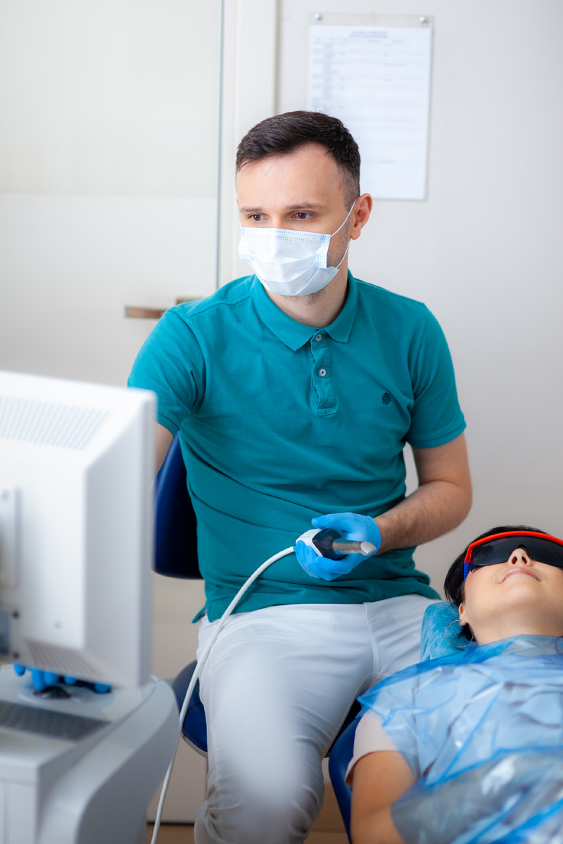 Фотография взята с сайта стоматологии Дмитрович Фэмили https://www.dmitrovich.ru/