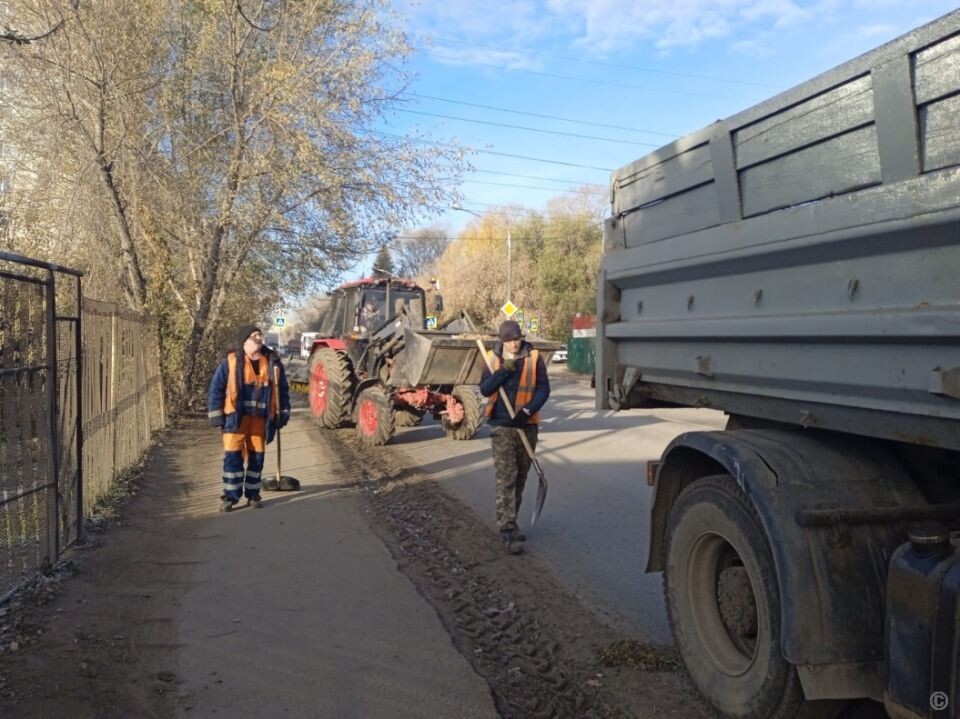    Четвертый осенний "чистый четверг" в Барнауле. Источник: barnaul.org