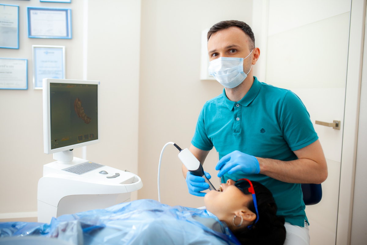 Фотография взята с сайта стоматологии Дмитрович Фэмили https://www.dmitrovich.ru/