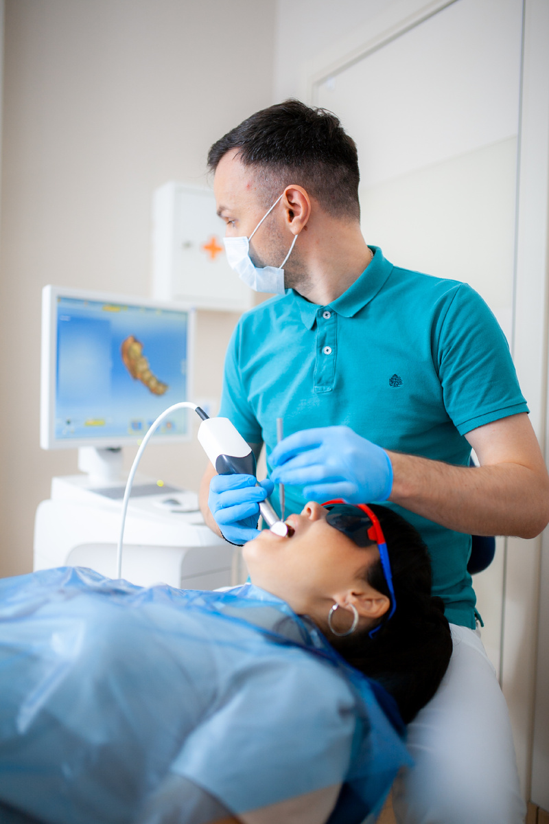 Фотография взята с сайта стоматологии Дмитрович Фэмили https://www.dmitrovich.ru/