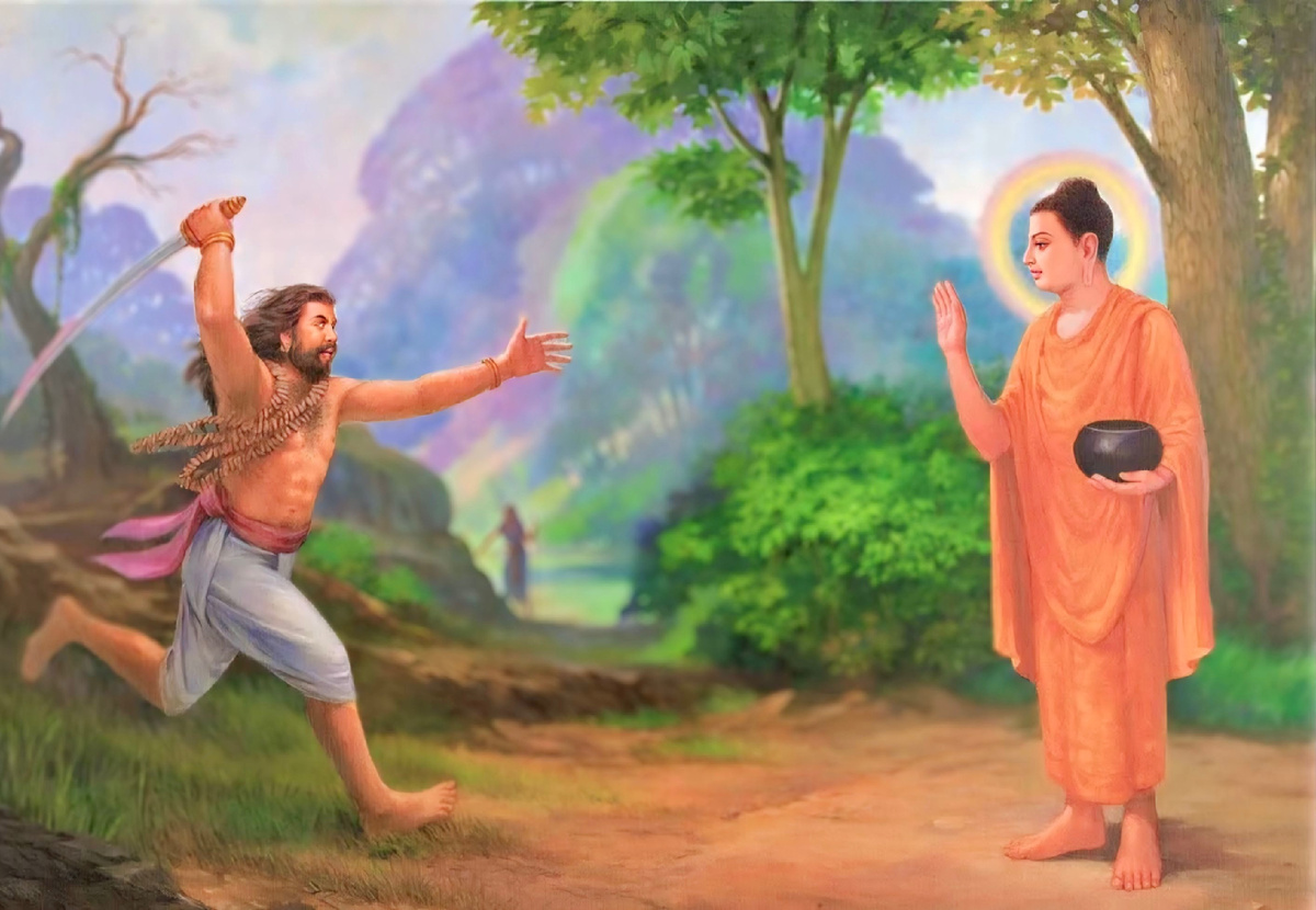 Кстати, начал убивать Ангулимала, доверившись голосу «Бога». Он увидел свет над обителью, в которой укрылся от преследователей и наговорщиков. И в один день его пещера озарилась светом, и голос велел ему покарать 99 грешников. То есть Ангулимала на полном серьёзе уверился, что выполнял просьбу Всевышнего. Что он избранный. Тёмные силы часто вот так выдают себя за светлые. Поэтому я осторожно отношусь к людям, которые уверяют, что с ними общаются ангелы и т.п. (обхожу таких стороной)