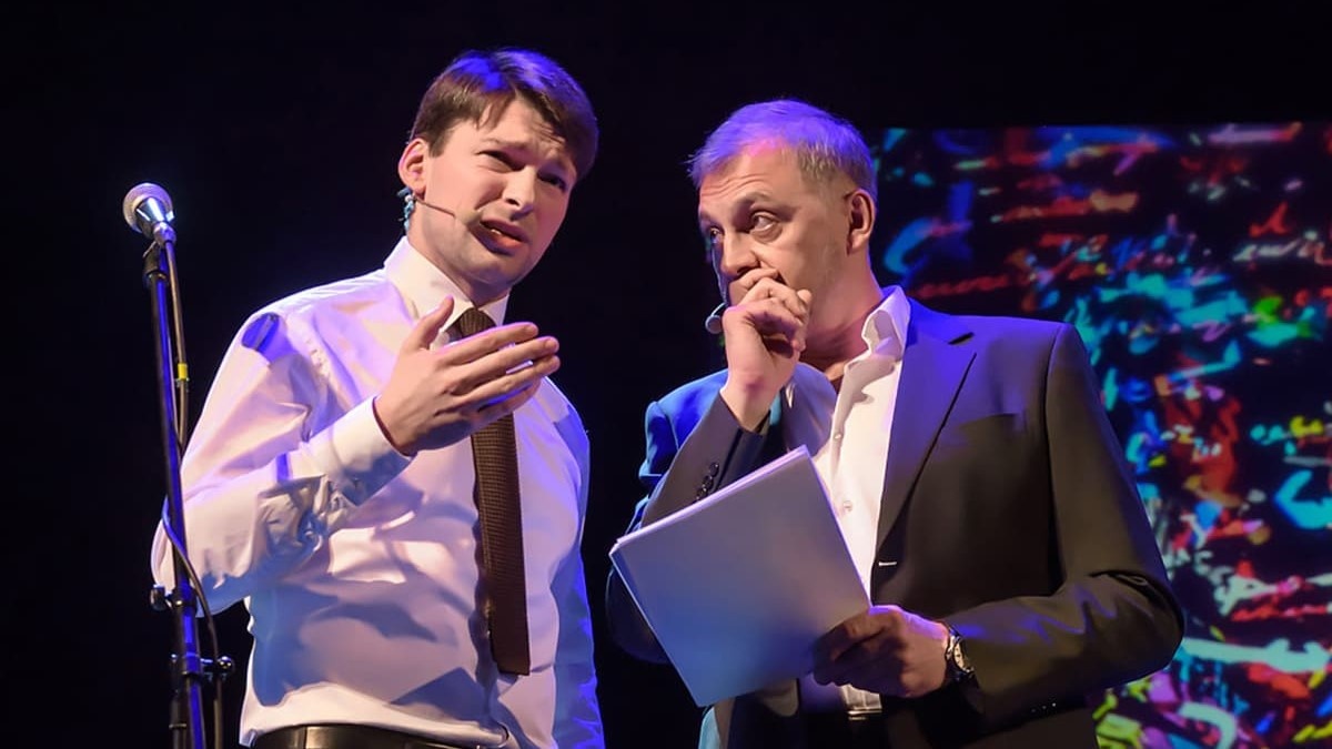 Актеры Даниил Страхов и Сергей Чонишвили в спектакле "Онегин". Фото с официального сайта спектакля